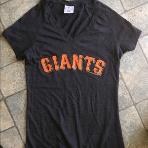 Giants V-neck shirt